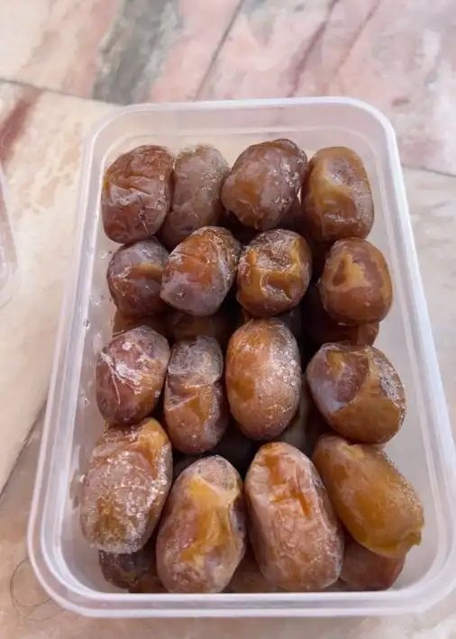 تمر خلاص وبرحي كليو بعلبته ب خمسه ريال