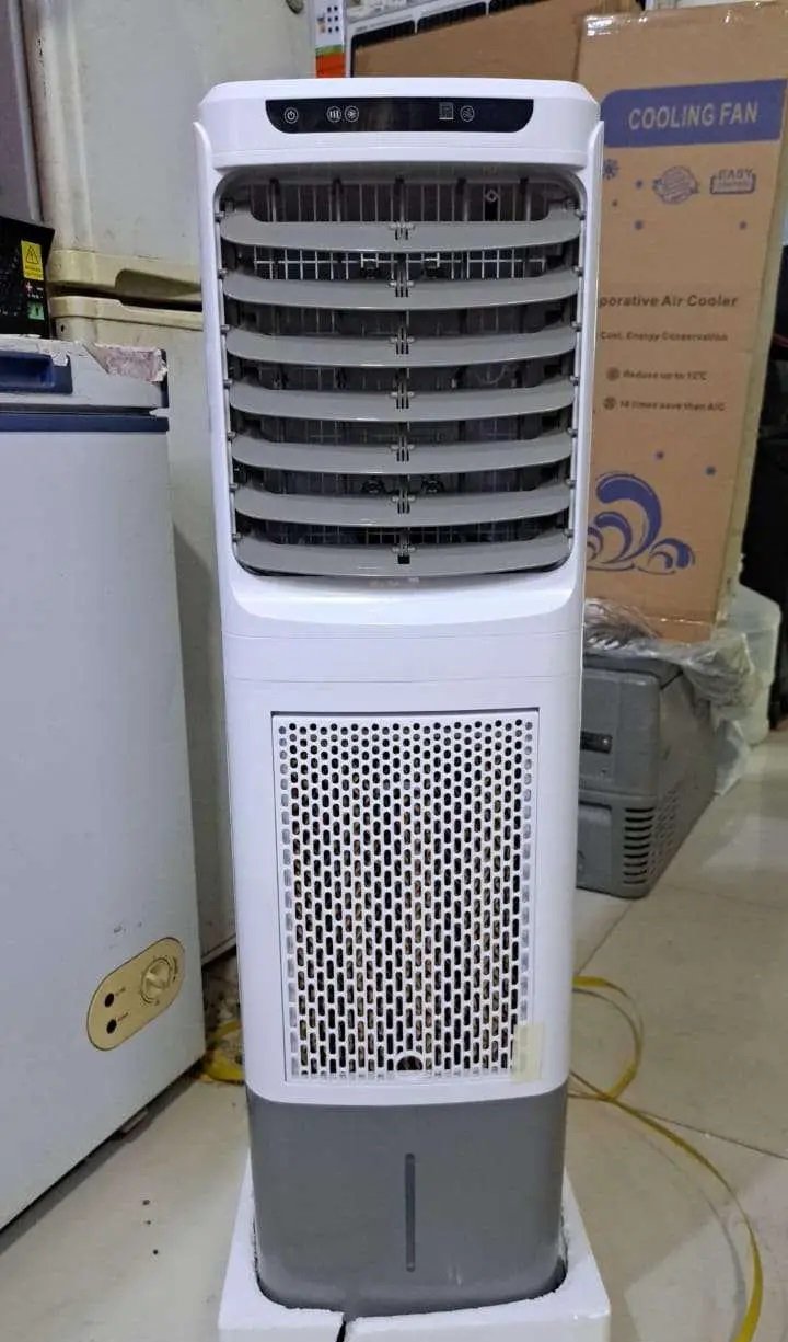 مكيف صحراوي صغير وقابل للشحن