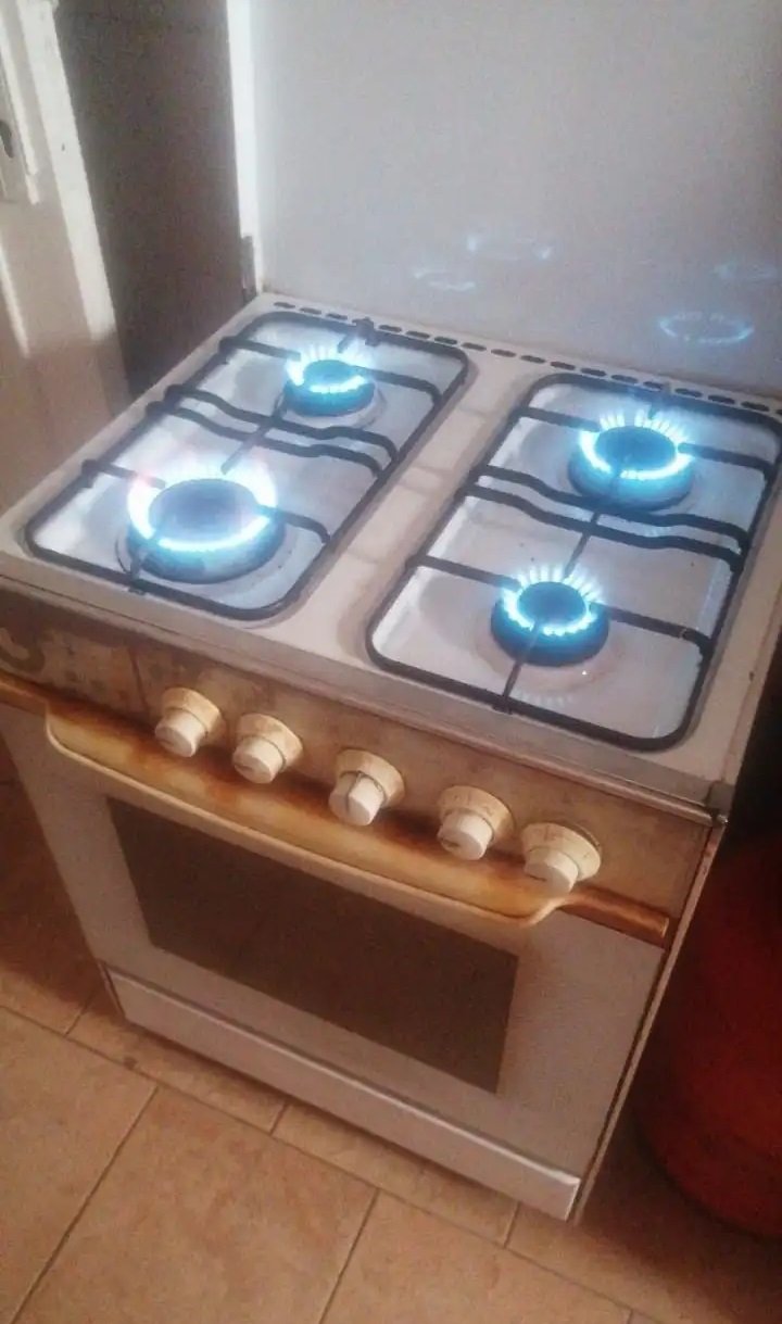 بوتوجاز اربع عيون ممتاز وناره قويه جدا شغال فوق وتحت الفرن