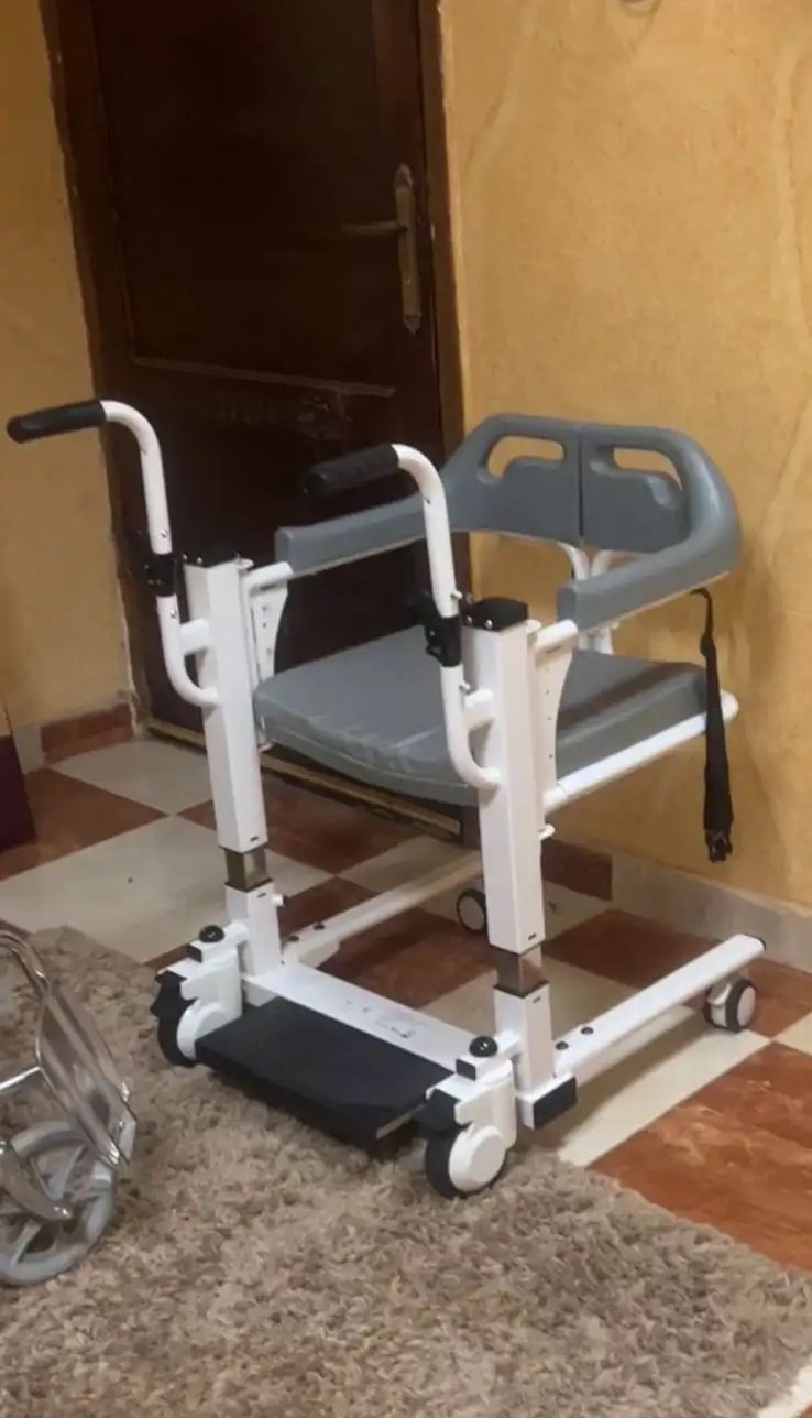 كرسي طبي للمرضى وكبار السن بمواصفات عالية جدا .. جديد