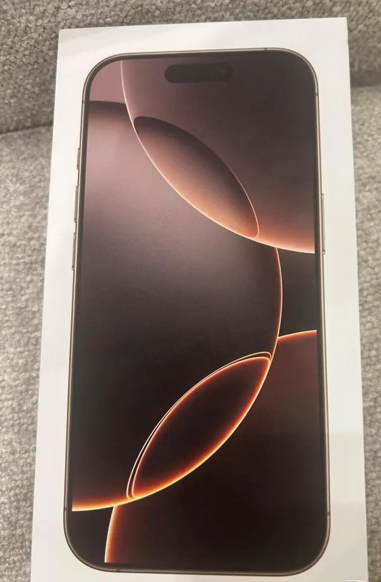 آيفون 16 برو ذهبي جديد