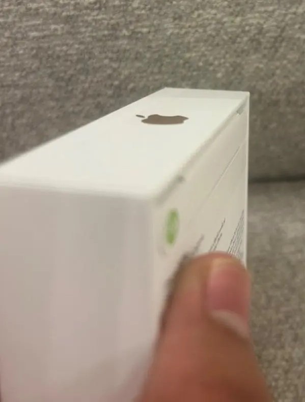 آيفون 16 برو ذهبي جديد