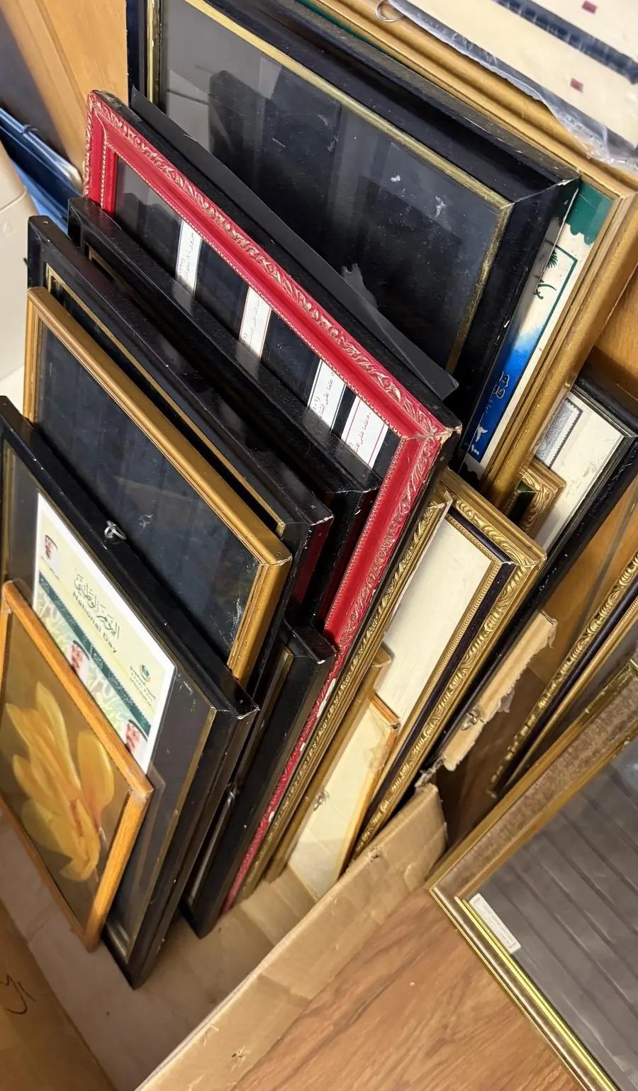 براويز بمقاسات مختلفة