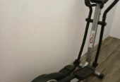 دراجة رياضية شبه جديده