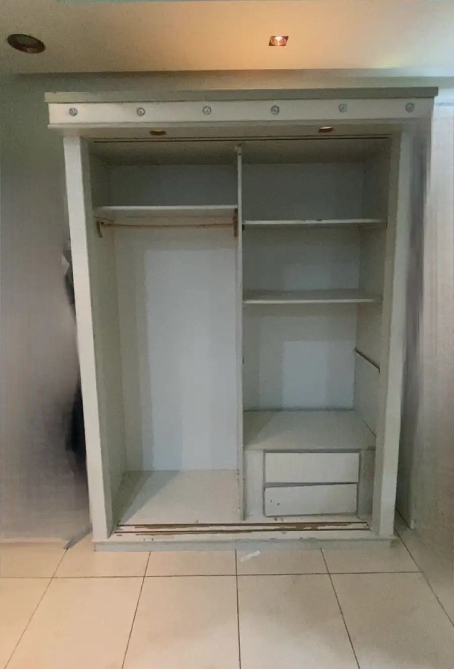 دولاب للبيع بسعر مغري