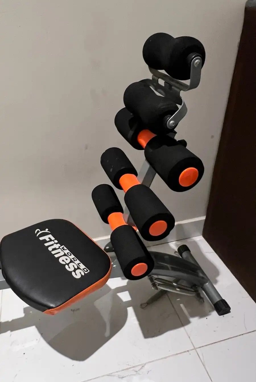 جهاز تمارين البطن جديد ونظيف مستعمل خفيف