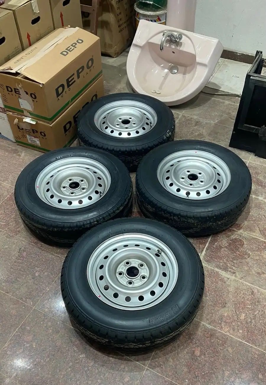 جنوط بلد صيني مقاس 15 مع اربع كفرات برجستون