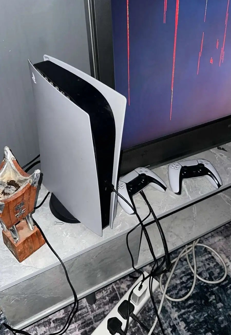 سوني فايف 5 يدتين