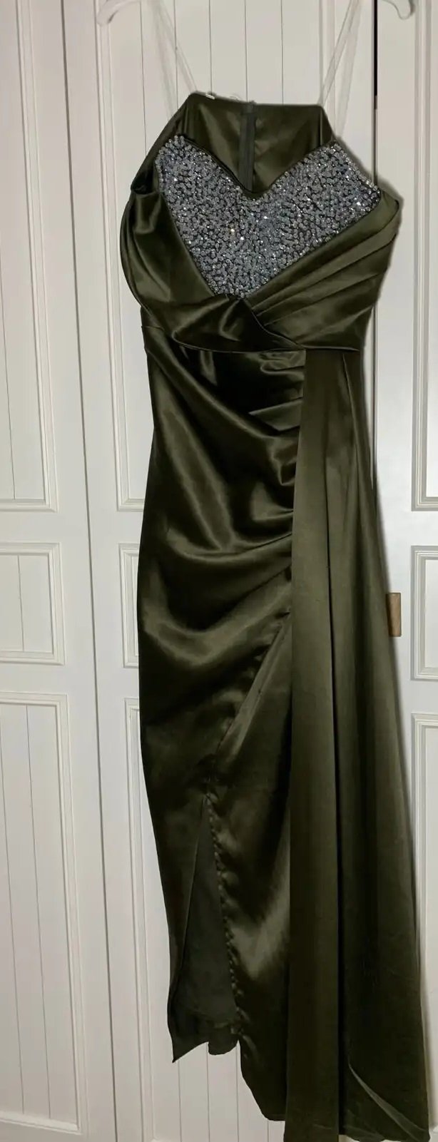 فستان جديد للبيع