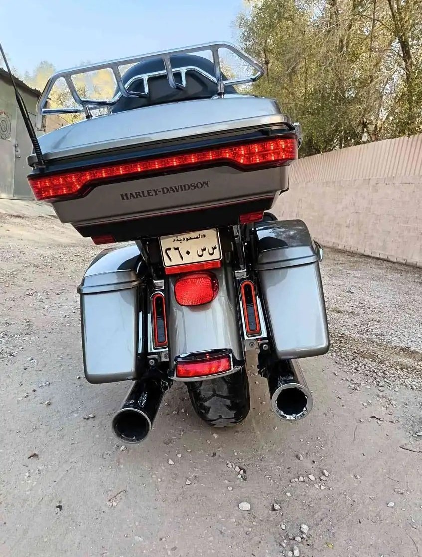 بيع دراجه هارلي رود قلايد الترا 2016