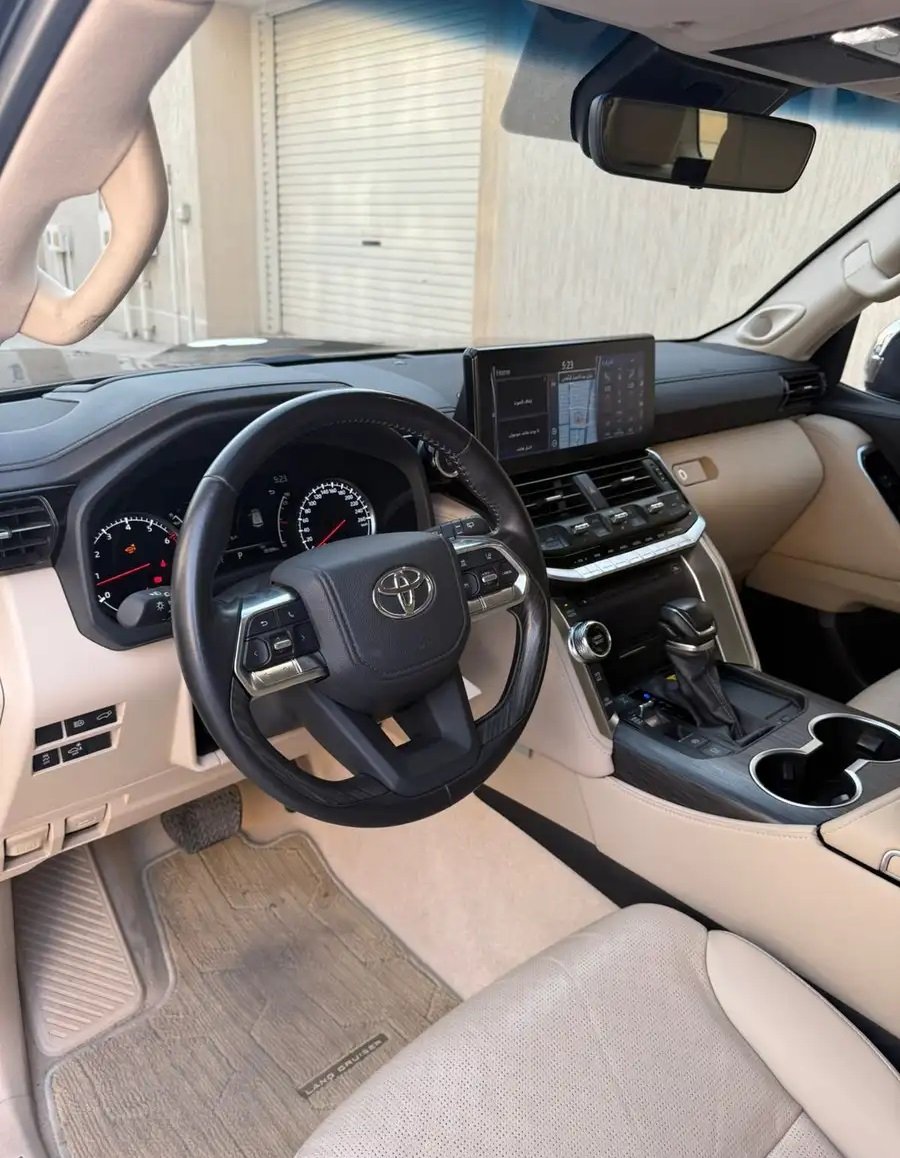 لاندكروزر VXR 2023 نضيف جدا