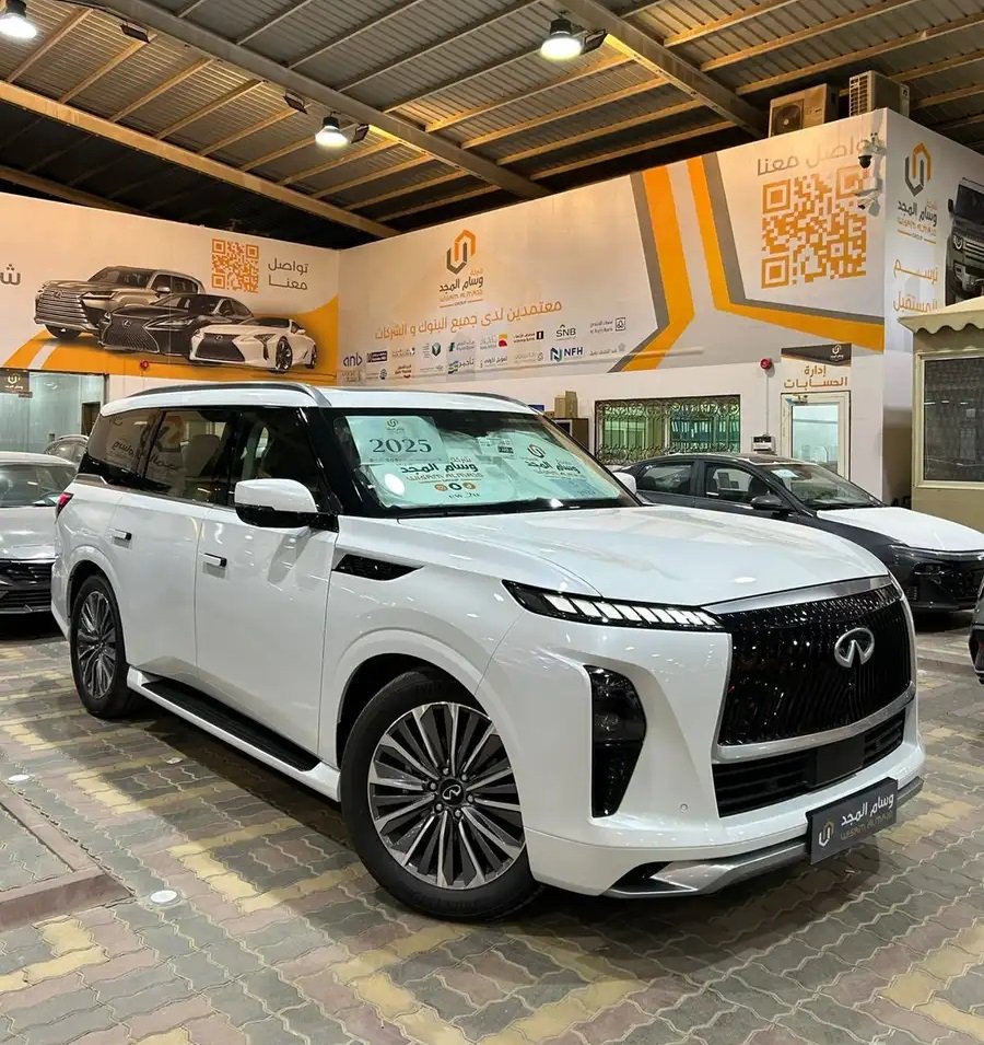 عرض خاص إنفينيتي QX80 سينسوري موديل 2025 السعر شامل 447050