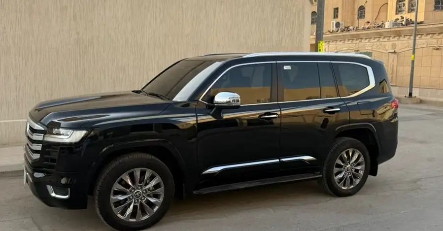 لاندكروزر VXR 2023 نضيف جدا