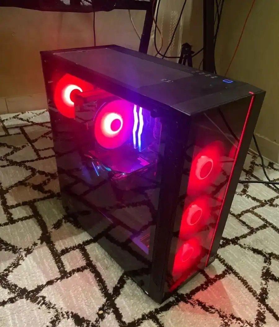 بي سي نظيف للبيع ( ما اقبل بدل )