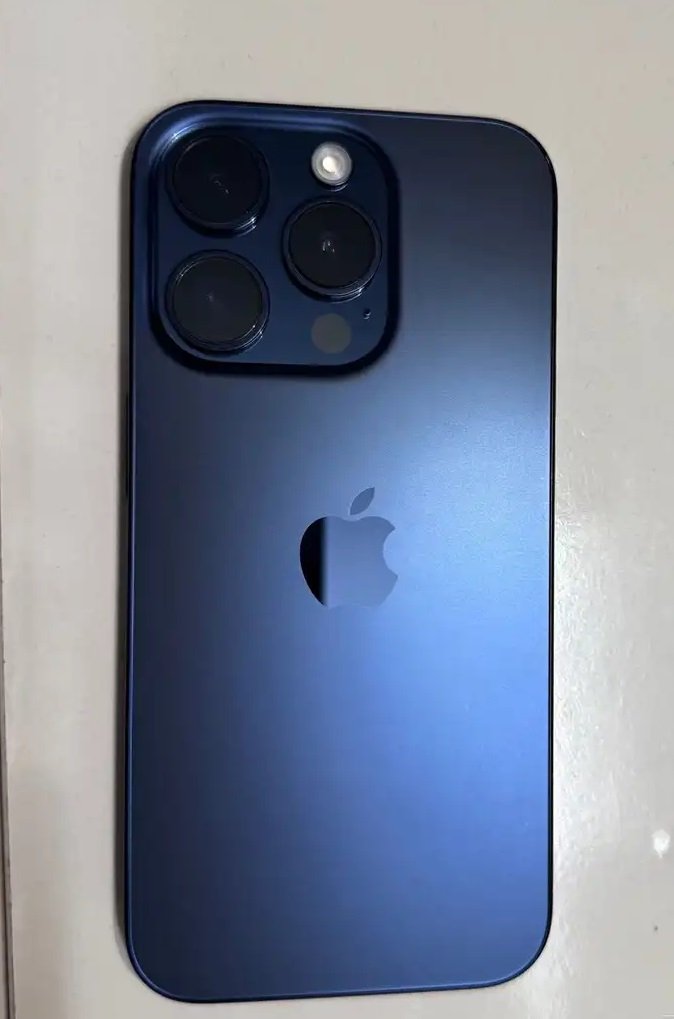 iPhone 15 Pro مساحة 128 جيجا بطارية 99
