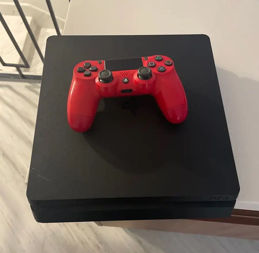 سوني 4 نظيف وجديد ومعاه شريط كول اوف ديواي مودرن وارفير