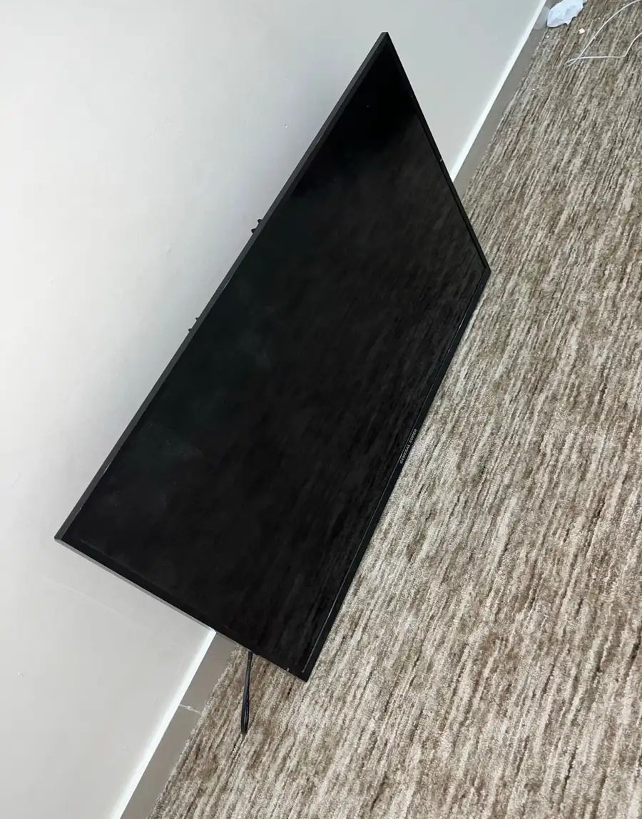 تلفزيون 45 بوصة نظيف