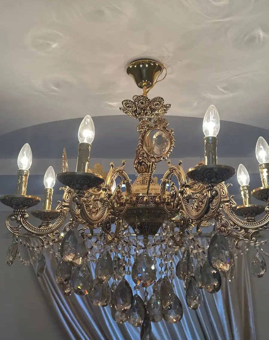 نجفة كلاسيك ذهبي فخم