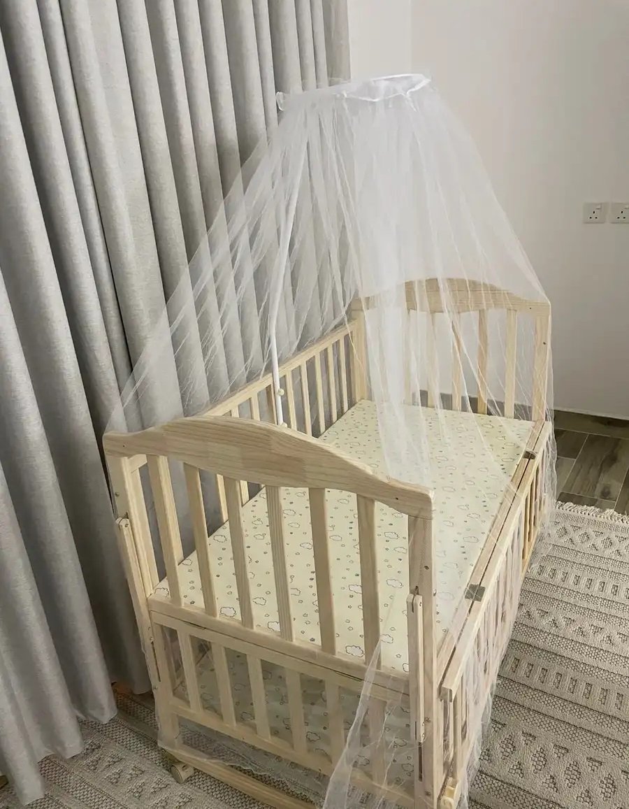 سرير ومحبس اطفال جديد لم يستخدم