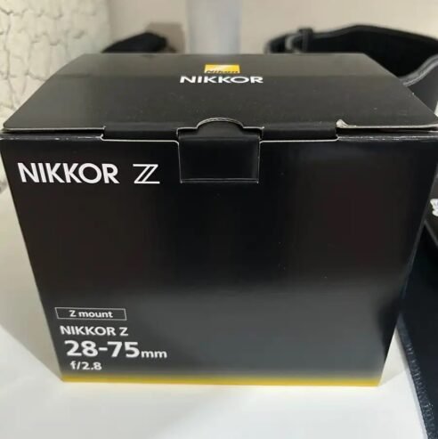 عدسة Nikon Z 28-75 2.8