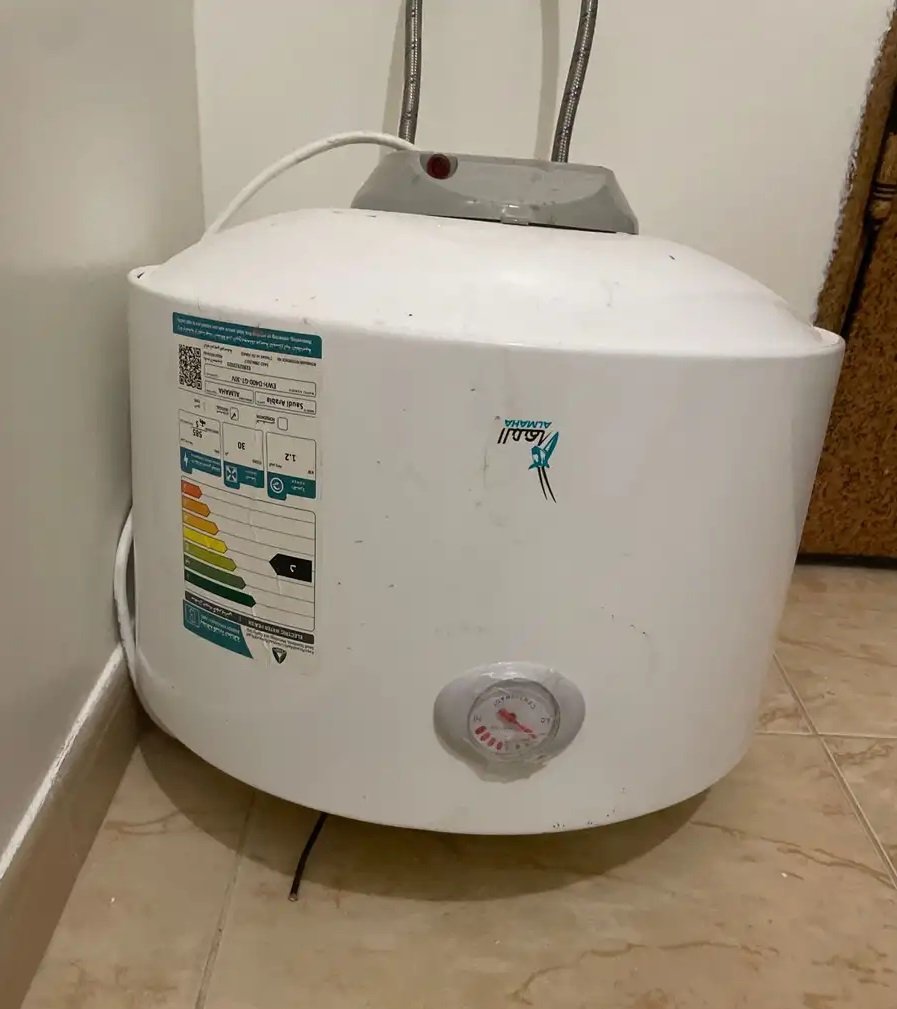 سخان شبه جديد للبيع