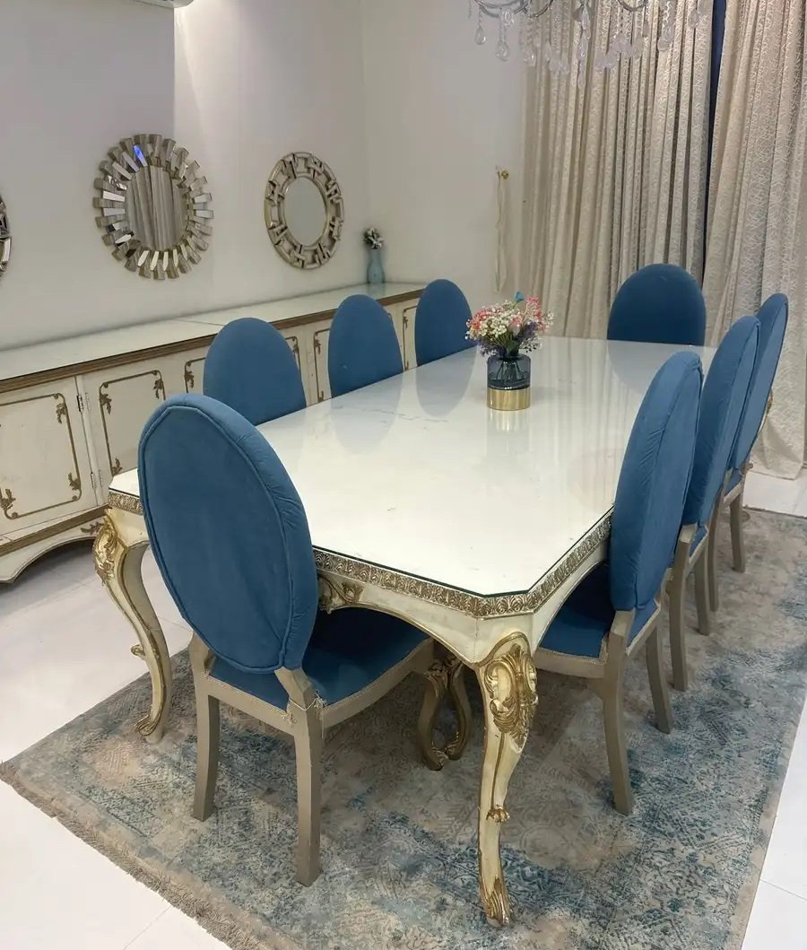 للبيع طاوله طعام مع طاوله بوفيه