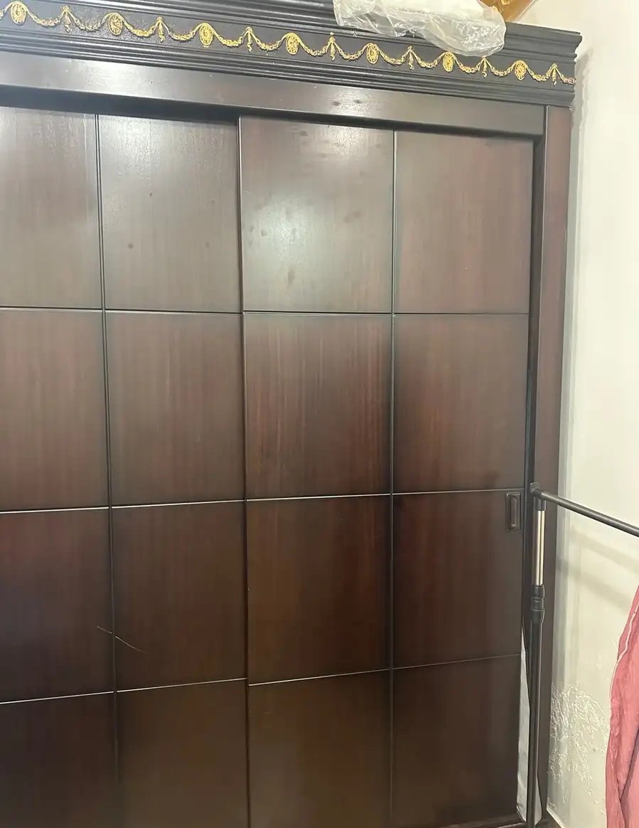 دولاب كبير نظيف جدا