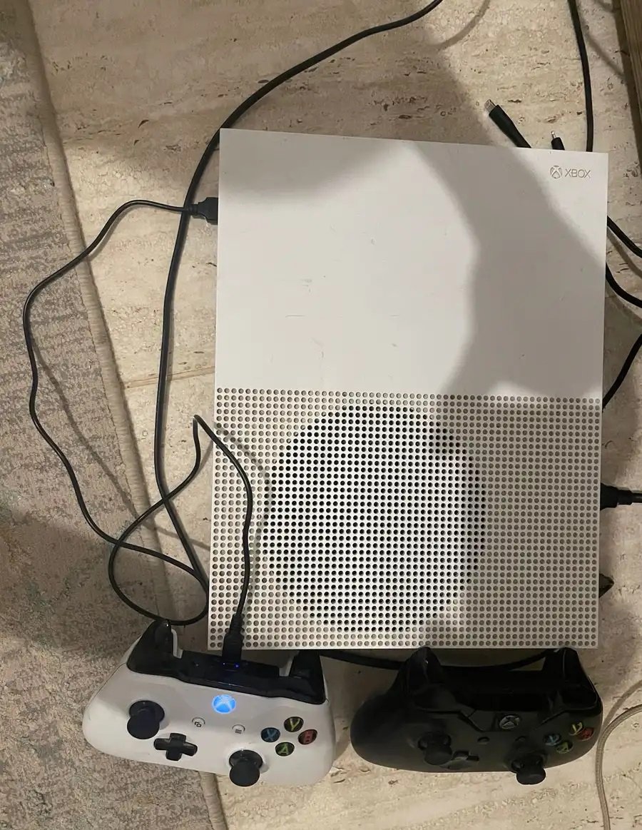 اكس بوكس 1s مع يدتين 1T