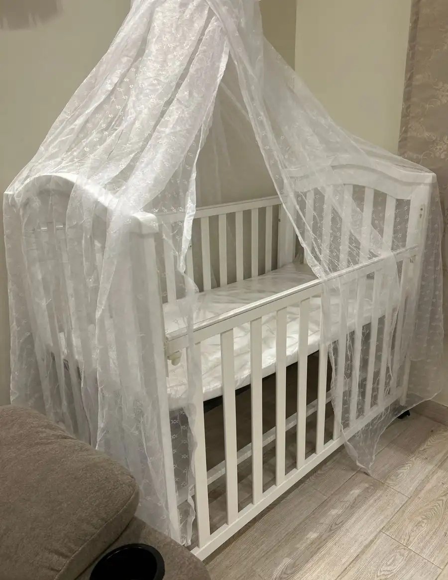 سرير مواليد جديد للبيع