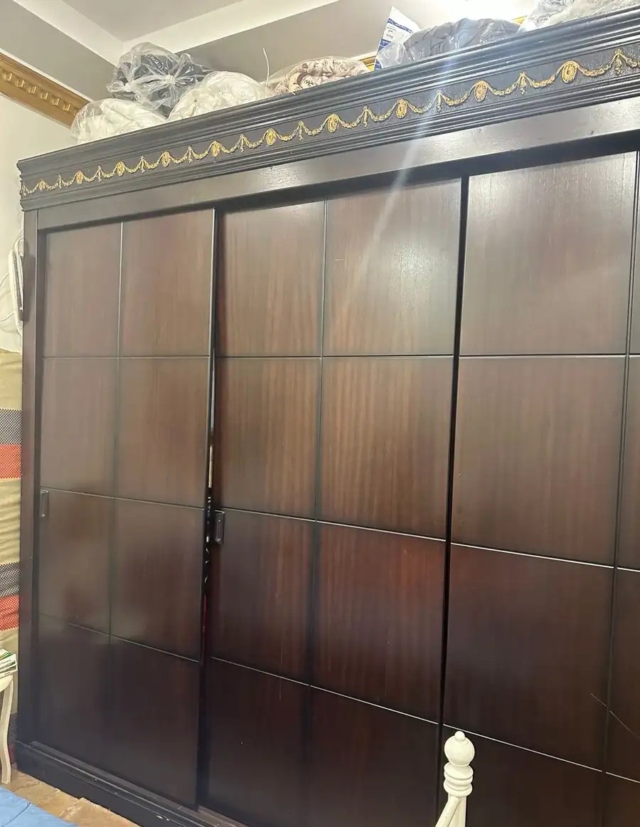 دولاب كبير نظيف جدا