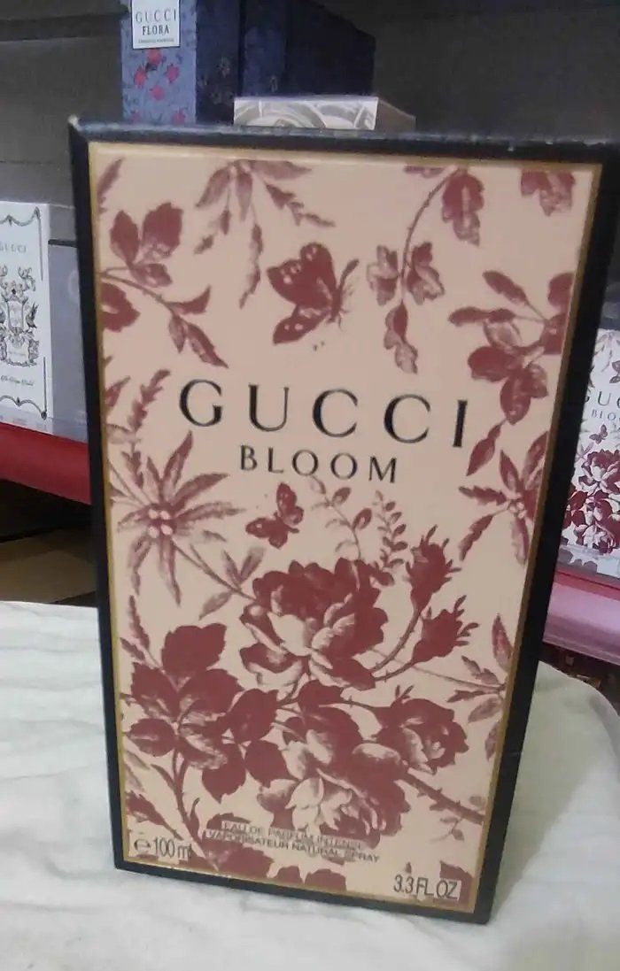 قوتشي نسائي