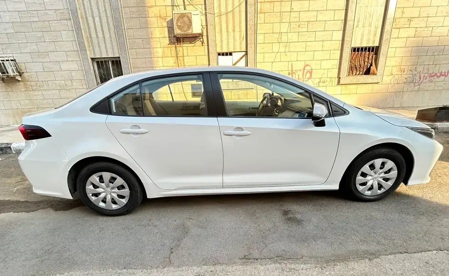 كورلا 2023 استندر للبيع