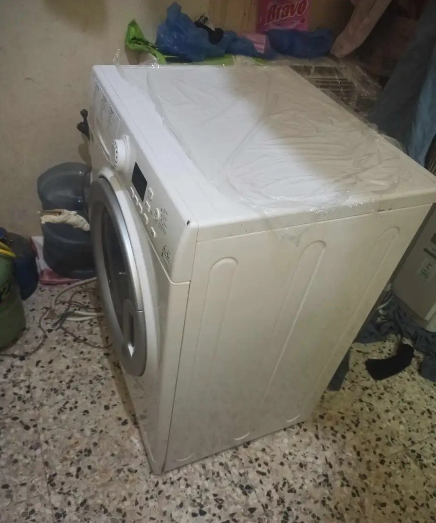 غسالة ملابس ارستون 9ك