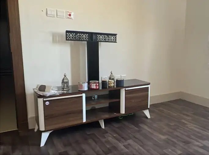 للبيع مكتبه تلفزيون