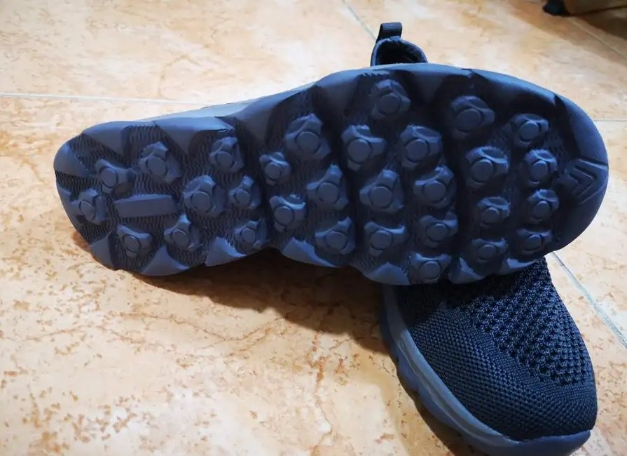 جزمة رجالي للبيع مقاس 42.50 جديدة لم تستخدم