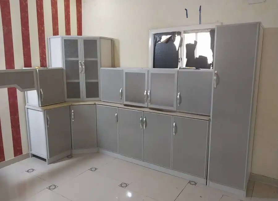 دولاب مطبخ مجدد مستعمل نظيف للبيع