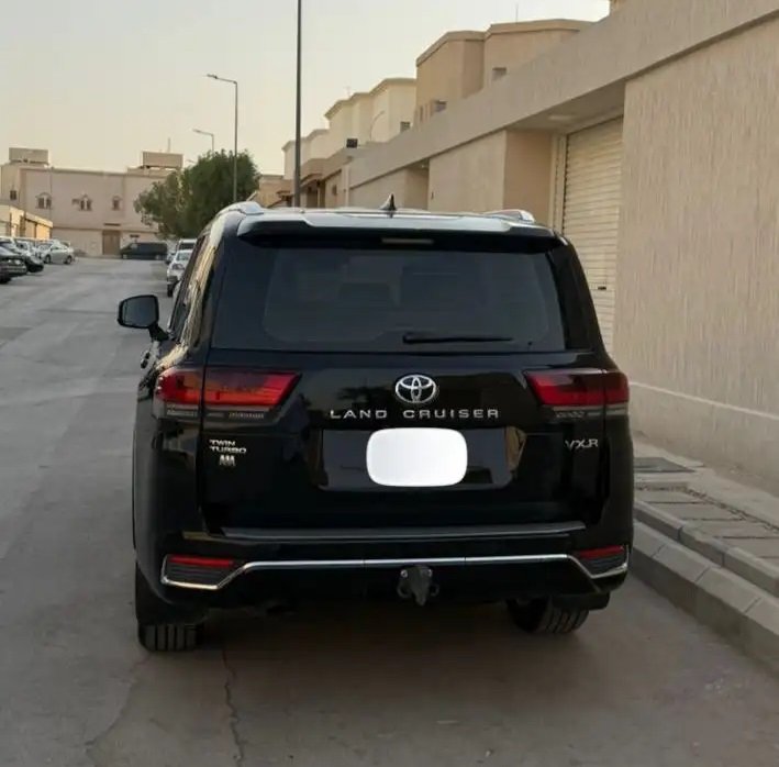 لاندكروزر VXR 2023 نضيف جدا