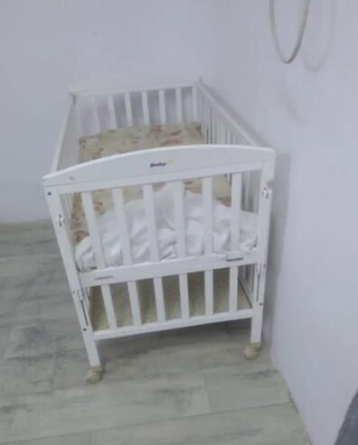 سرير اطفال