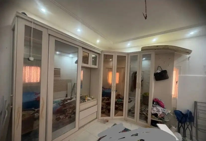 دولاب ملابس