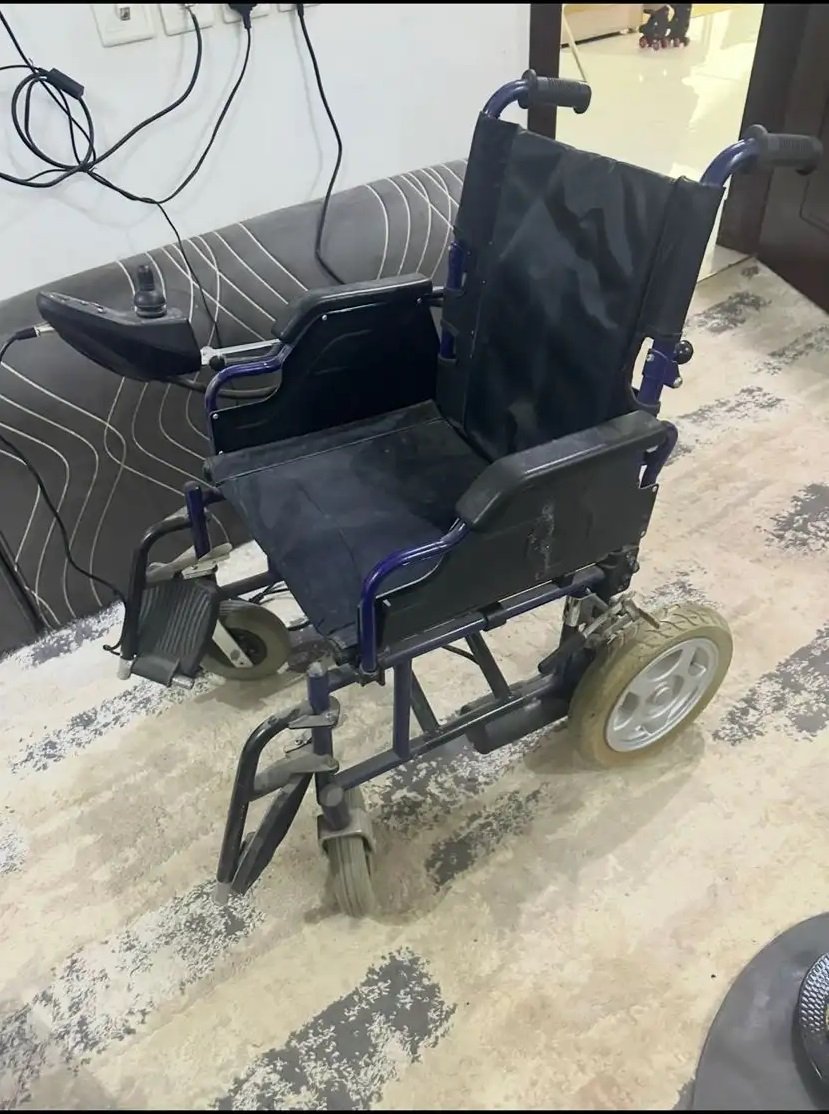 كرسي كهربائي متحرك