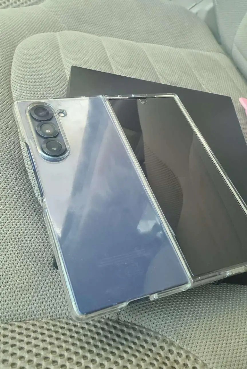 جالكسي Z FOId6