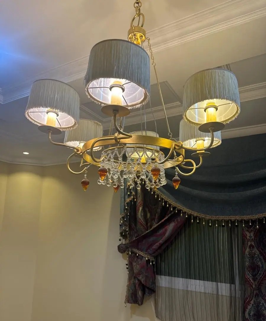 ثريه للبيع ع السوم