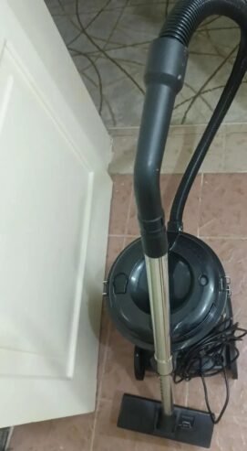 مكنسة كهرباء النوع جيباس 2300 وات