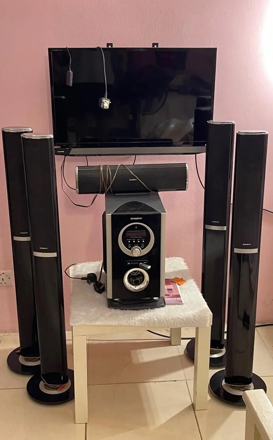 مسرح منزلي وتلفاز