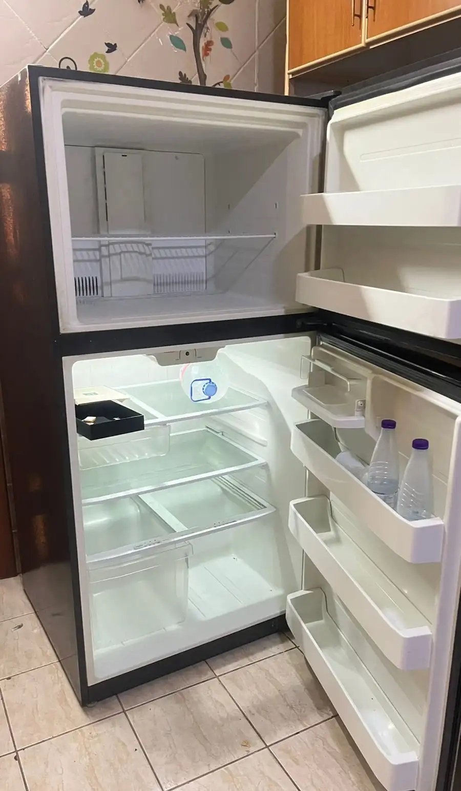 ثلاجه_كبيره_للبيع _390كيلو سبب البيع السفر