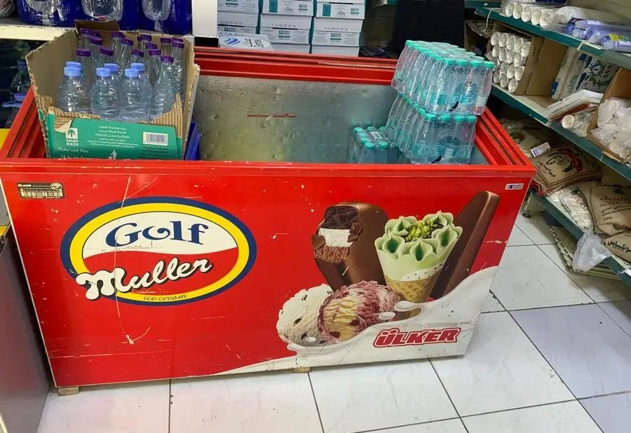 ثلاجه. للبيع نظيفه