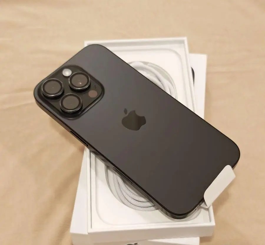 ايفون 16 برو 256GB أسود تيتانيوم