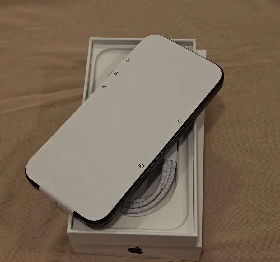 ايفون 16 برو 256GB أسود تيتانيوم