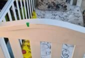 Baby cot ( bed) 80cm x140cm with Moving wheels and new matre