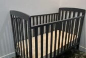 سرير أطفال